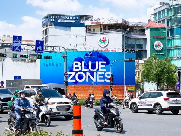  Billboard Ngã 4 Nguyễn Văn Trỗi – Trần Huy Liệu - 60-62 Nguyễn Văn Trỗi, Phú Nhuận, Tp. Hồ Chí Minh 