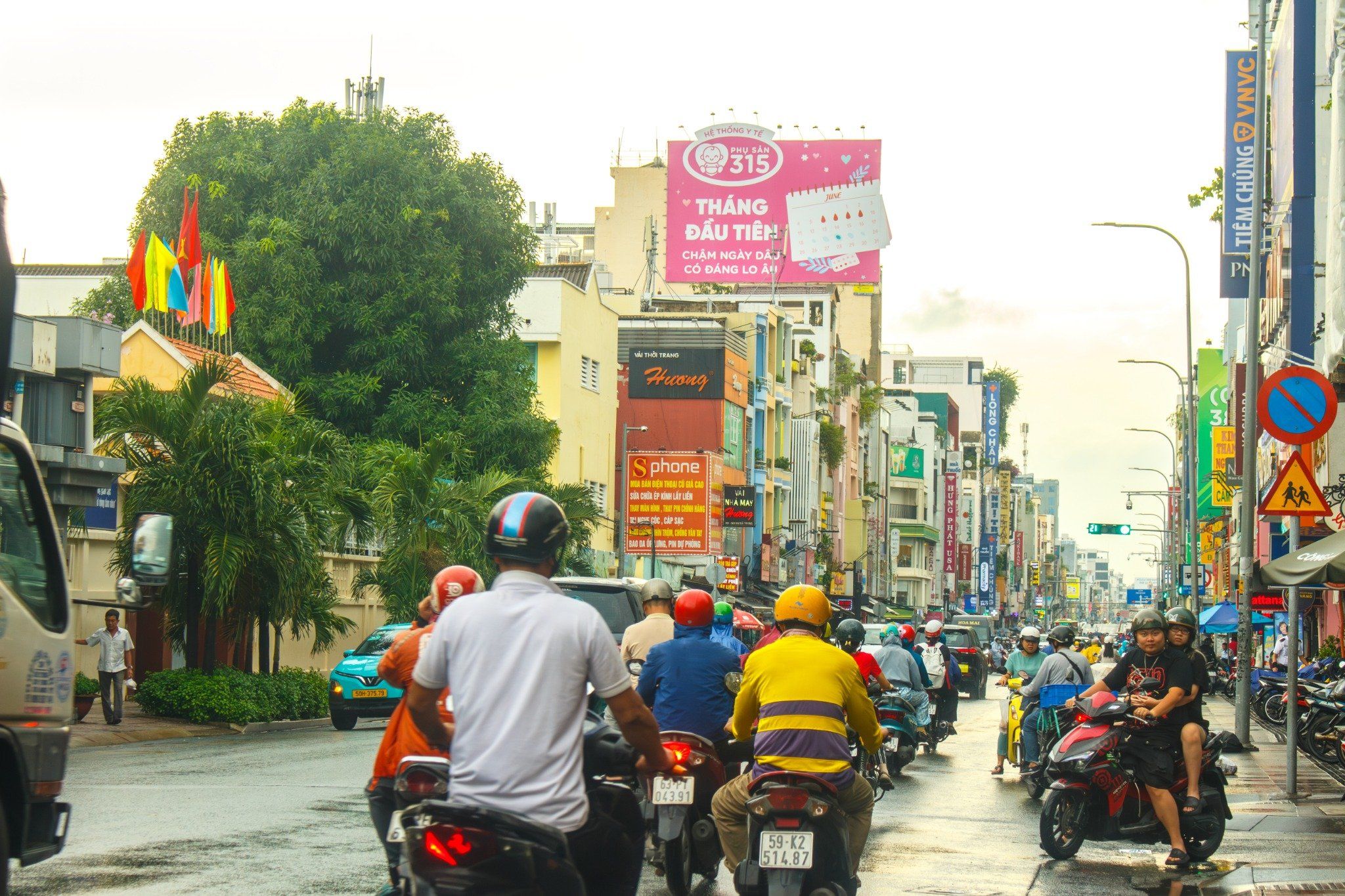  Pano Ngã 4 Hai Bà Trưng - Trần Quốc Toản ( số 341 Hai Bà Trưng ), Quận 3, TP. HCM 