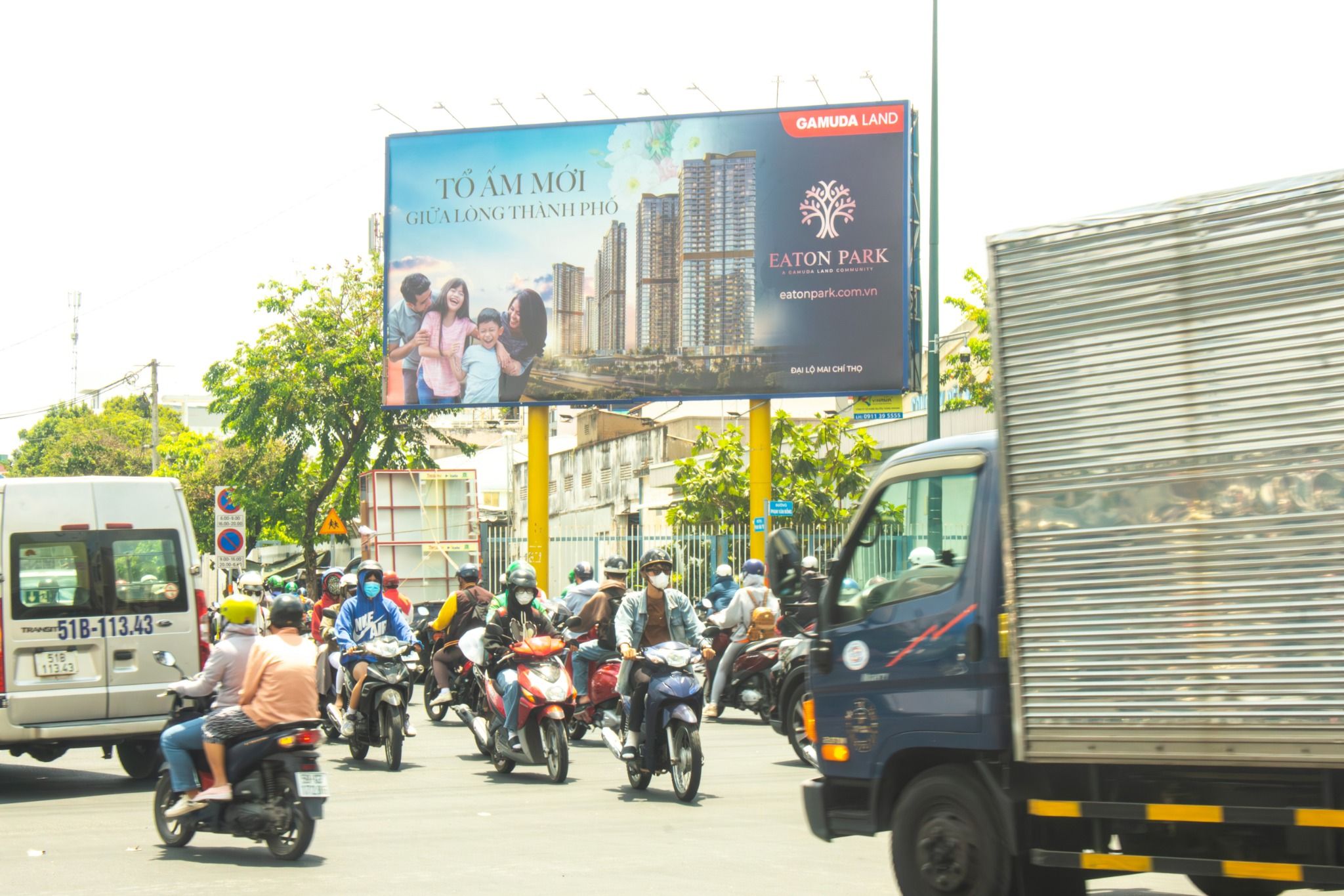  Billboard Ngã 4 Phạm Văn Đồng - Phan Văn Trị, Bình Thạnh, Tp. Hồ Chí Minh 