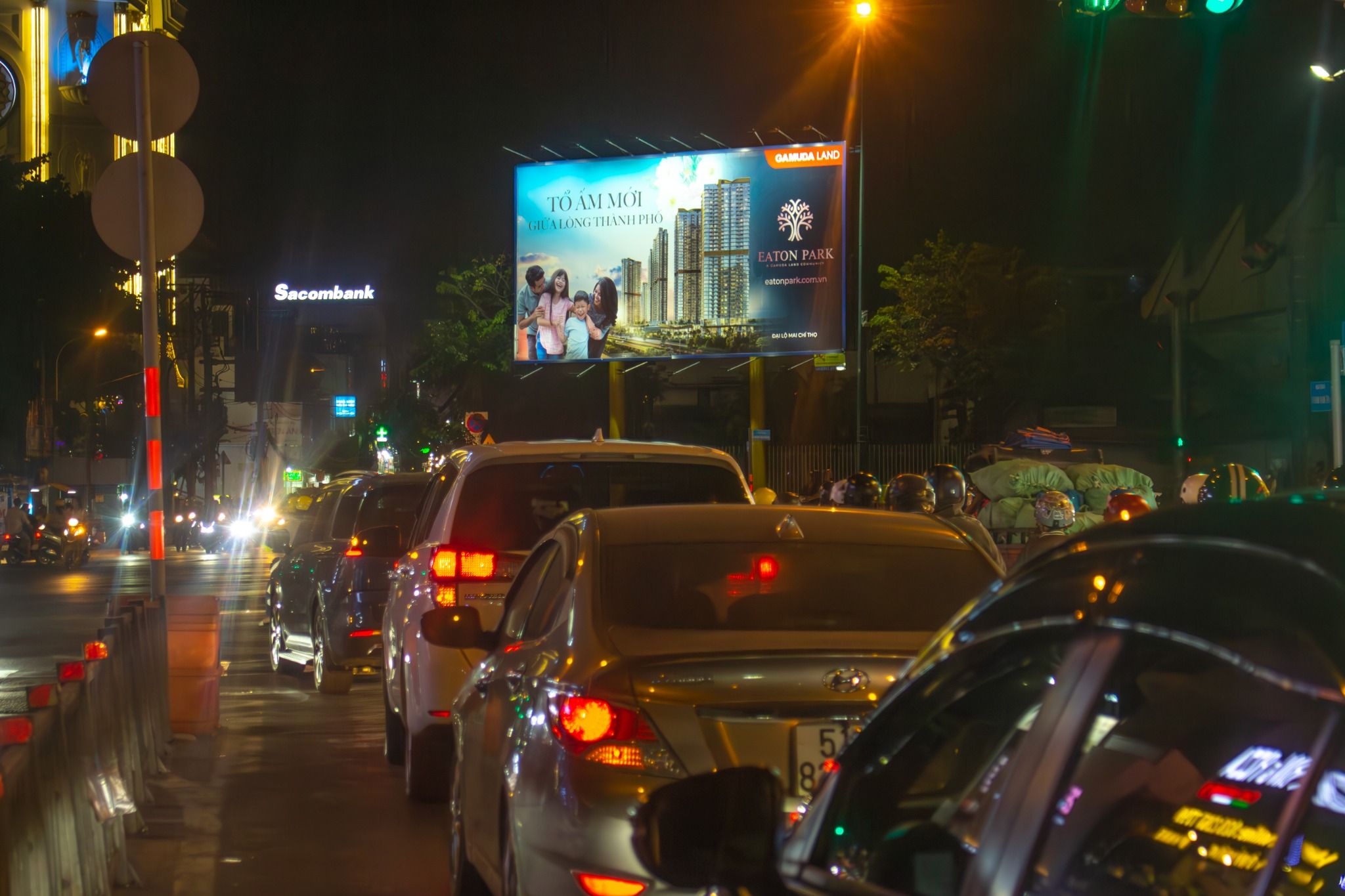  Billboard Ngã 4 Phạm Văn Đồng - Phan Văn Trị, Bình Thạnh, Tp. Hồ Chí Minh 