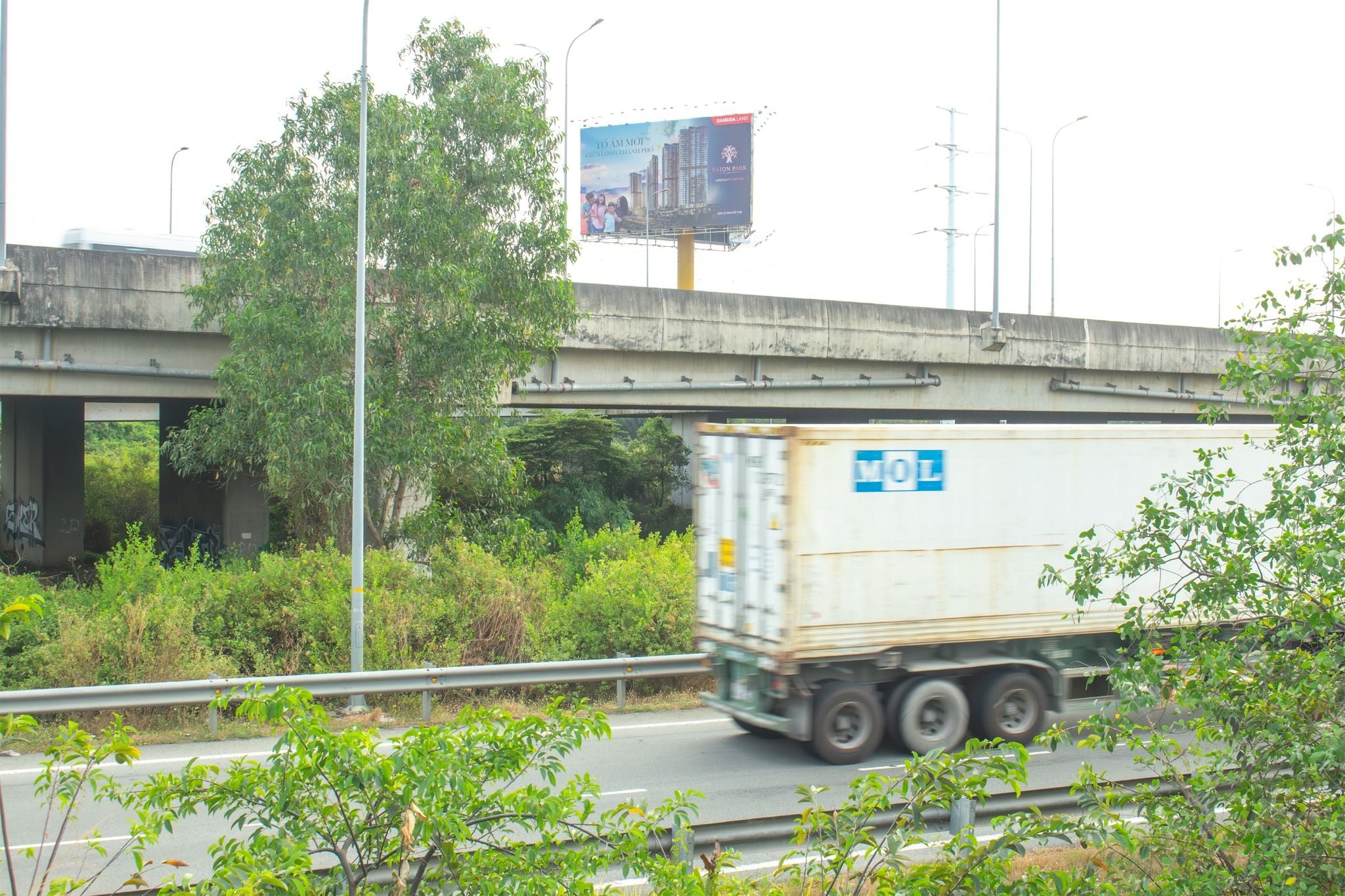  Billboard KM 4+600 nút giao Võ Chí Công – Cao tốc, Thành phố Thủ Đức, Tp. Hồ Chí Minh 