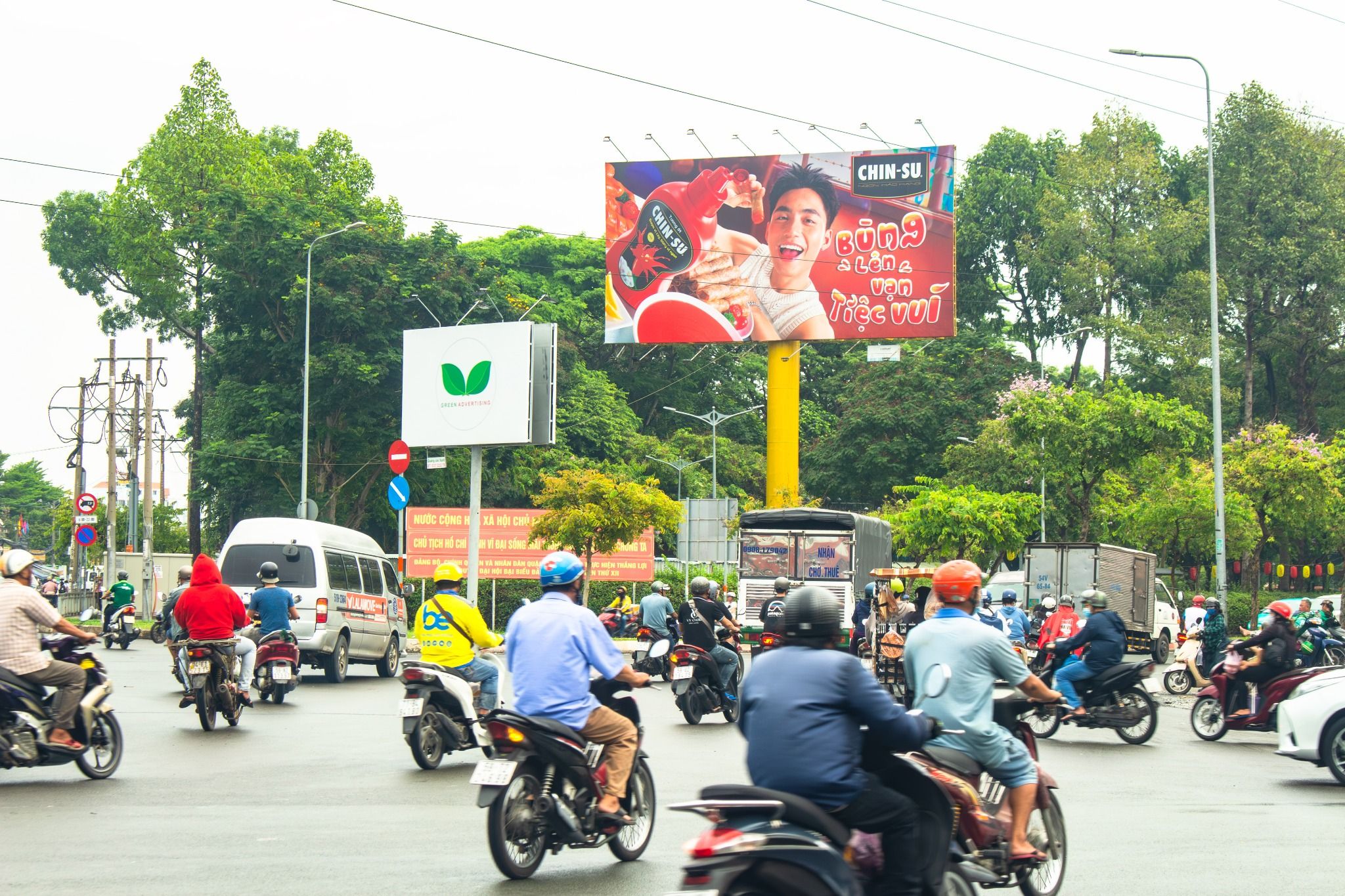  Billboard Vòng xoay Phú Lâm (Công viên Phú Lâm), Quận 6, Tp. Hồ Chí Minh 