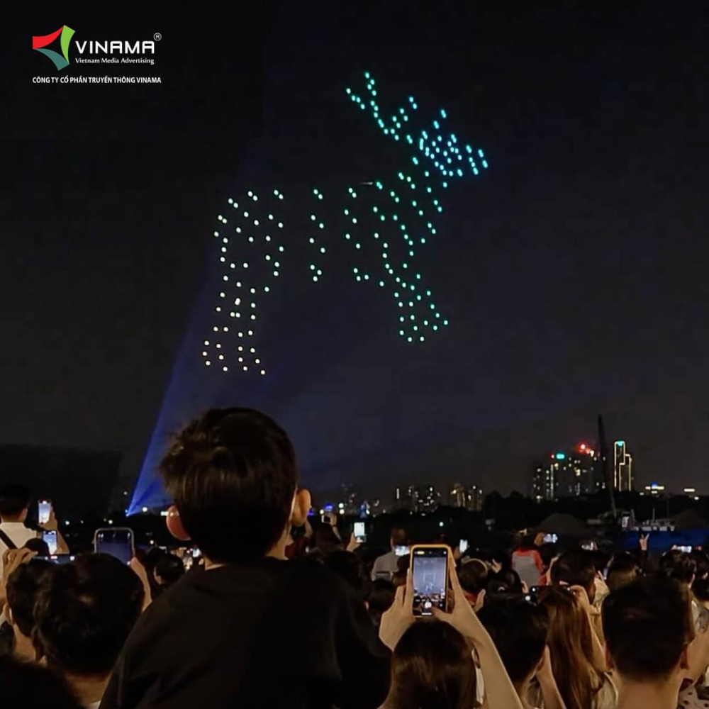  Trình diễn Drone Show cùng nhãn hàng Bia tuyết Edelweis 