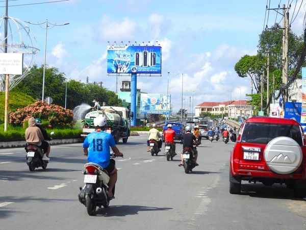  Billboard Vị trí Tiểu đảo đường 30 tháng 4, Vòng xoay Cầu Đầu Sấu, Quận Ninh Kiều, Cần Thơ 