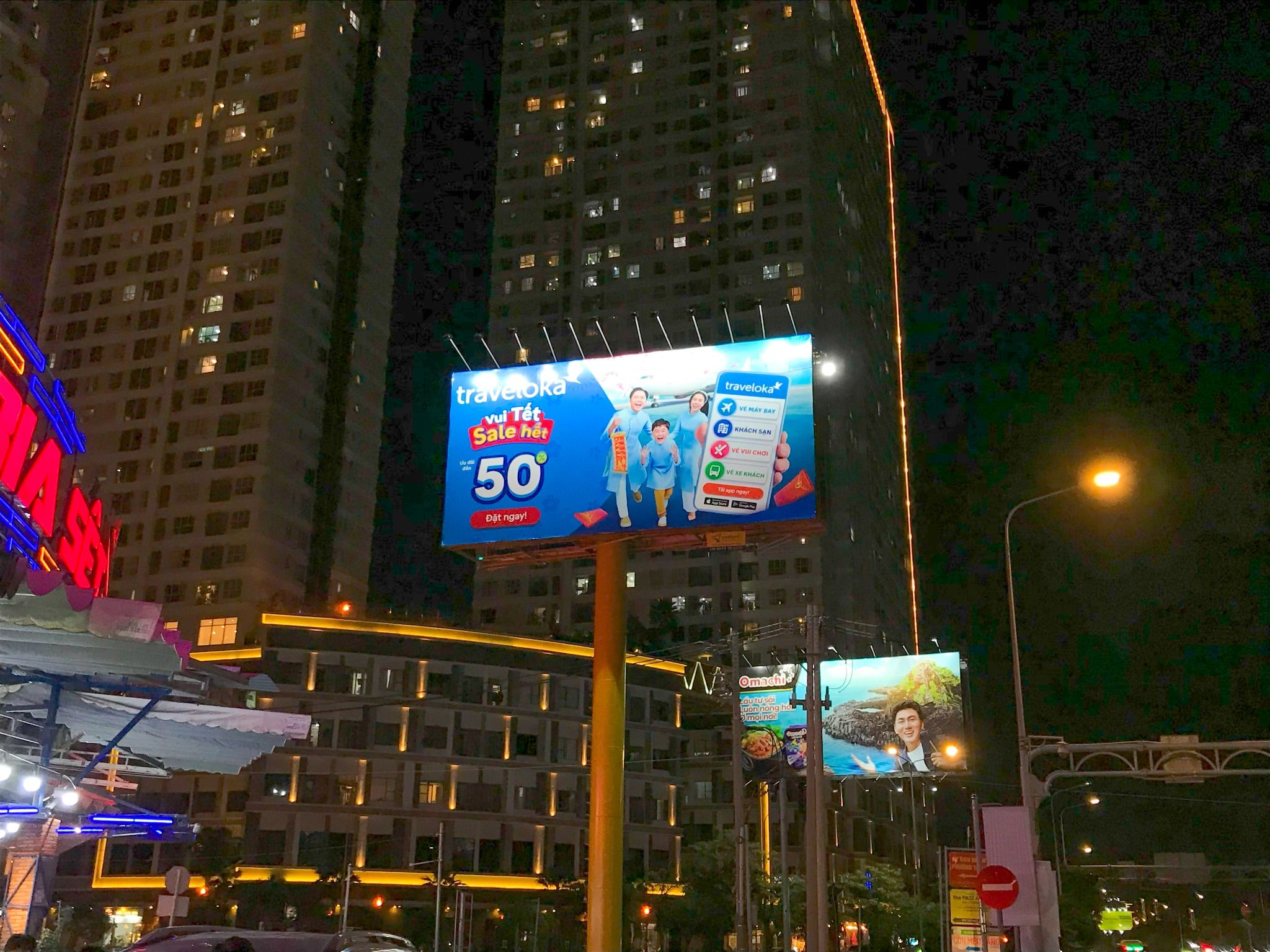  Billboard Tiểu cảnh giao lộ Nguyễn Hữu Thọ - đường D4 