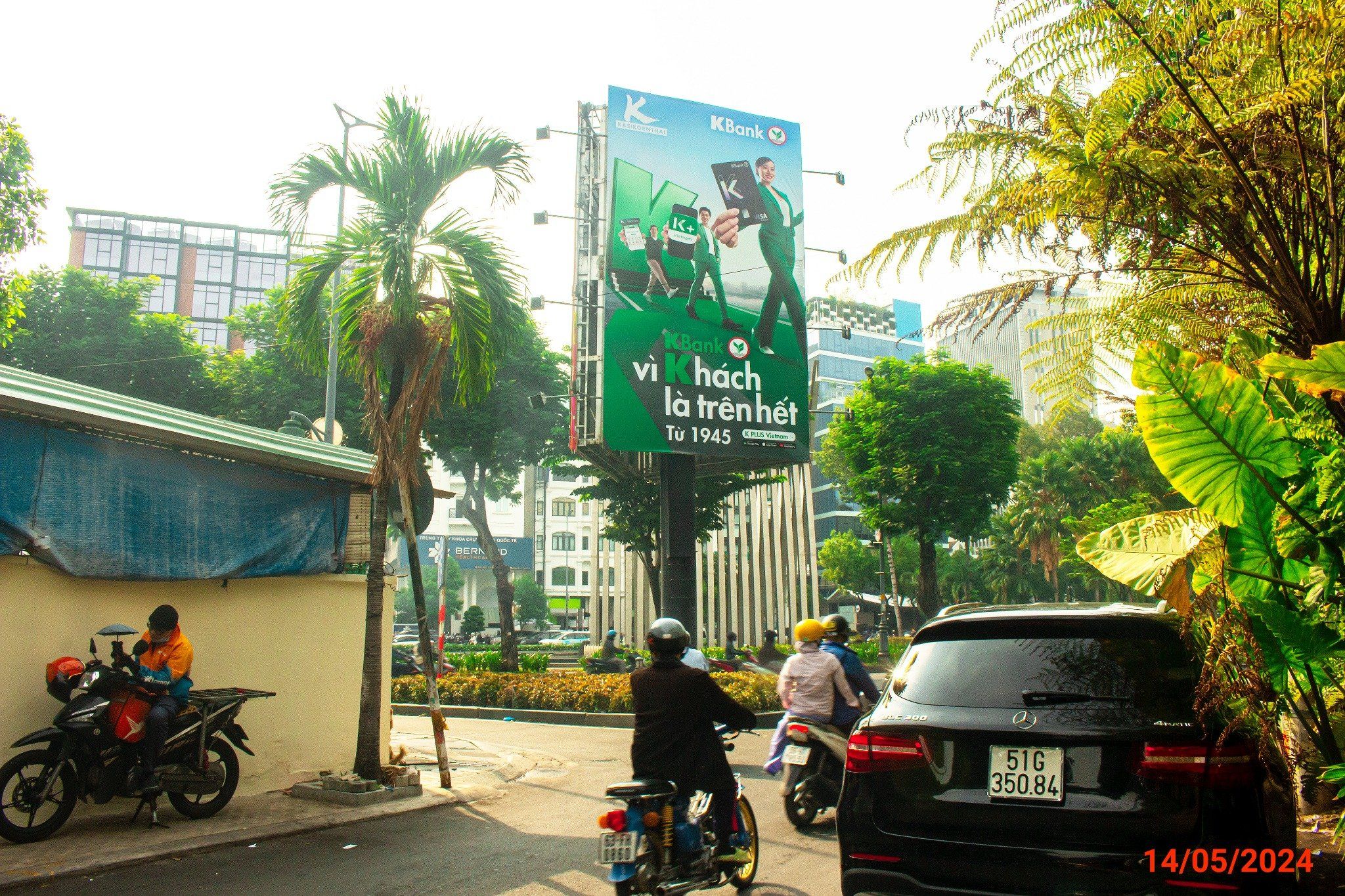  Billboard Trường Sơn Tân Sơn Nhất airport  - Công Viên Hoàng Văn Thụ - 69 Trần Quốc Hoàn, Tân Bình, Tp. Hồ Chí Minh 
