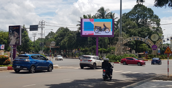  Led 2D Ngã 4 Nguyễn Tất Thành – Phan Bội Châu – Đinh Tiên Hoàng, Dak Lak 