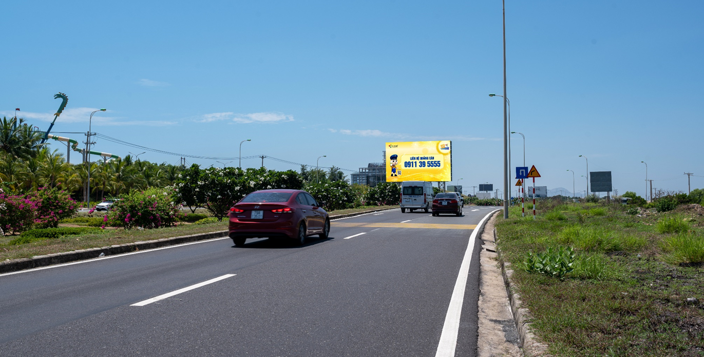  Billboard KM 27+300 đường Nguyễn Tất Thành (Hướng TP. Nha Trang đi Sân Bay), Khánh Hòa 