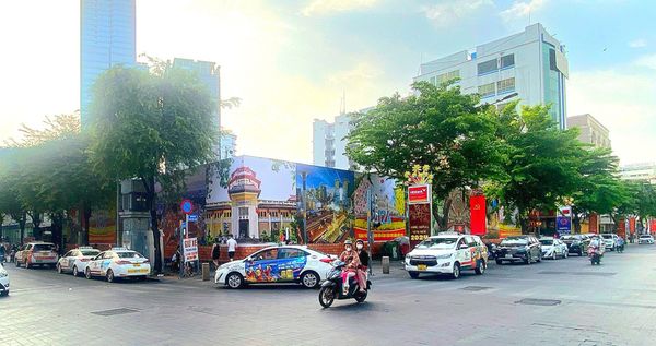  Hàng rào Nguyễn Huệ - Tôn Thất Thiệp, Quận 1, Tp. Hồ Chí Minh 