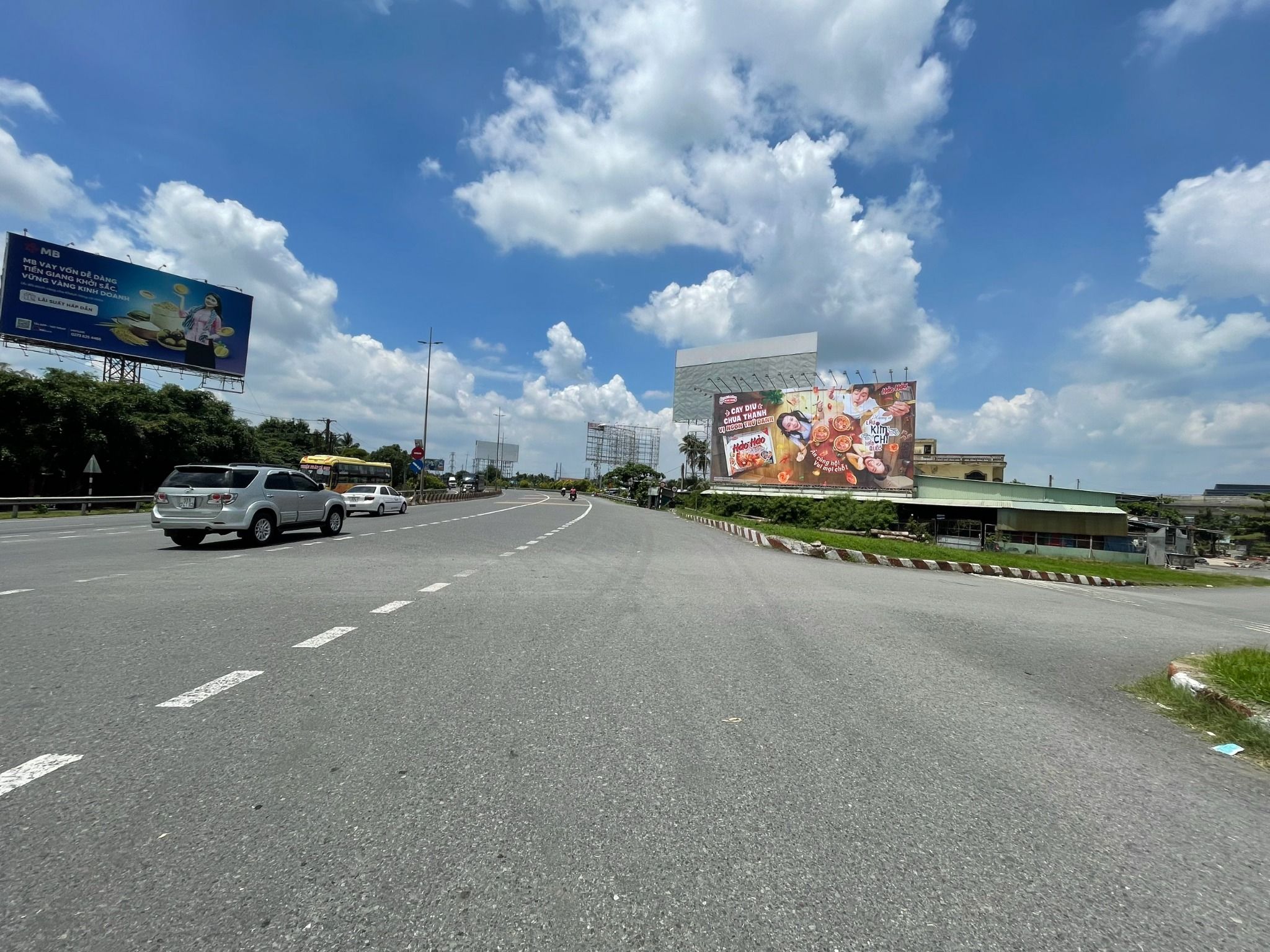  Billboard Đường  dẫn Cầu Mỹ Thuận cũ, Cần Thơ 