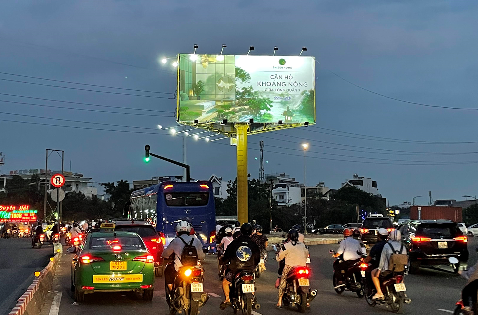  Billboard Cầu Tân Thuận 2 - Ngã ba Nguyễn Văn Linh - gần cầu Tân Thuận 2, Quận 7, Tp. Hồ Chí Minh 