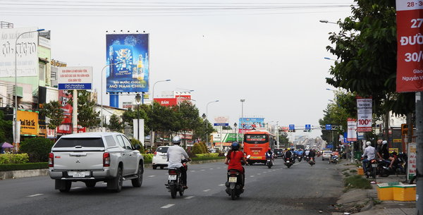  Billboard Ngã 4 Nguyễn Văn Linh – 30/4, Ninh Kiều, Cần Thơ 