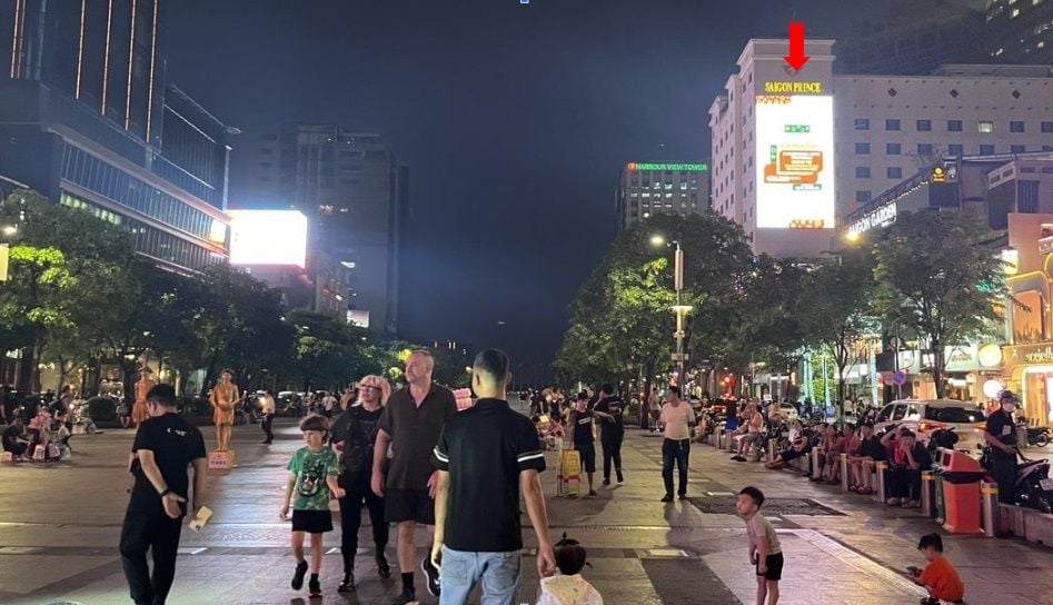  Led 2D 63 Nguyễn Huệ, Quận 1, TP. HCM (Khách sạn Sài Gòn Prince) 