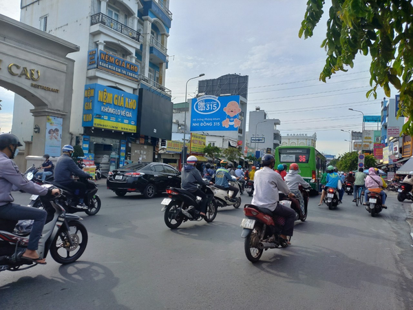  Pano Ngã 4 Phan Văn Trị - Phạm Văn Đồng (hướng GV đi Bình Thạnh), Bình Thạnh, Tp. Hồ Chí Minh 