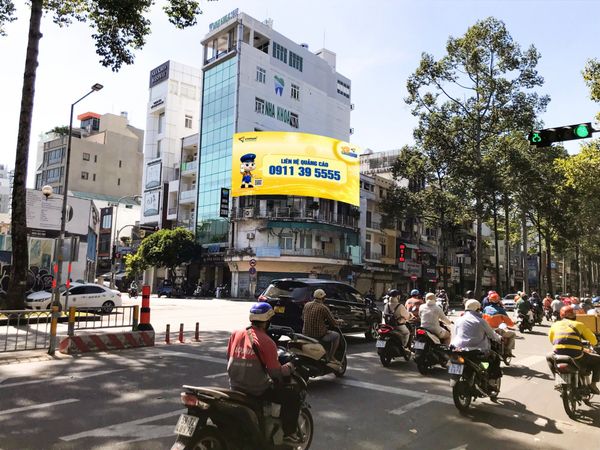  Pano Ngã 4 Trần Hưng Đạo - Hồ Hảo Hớn (291 Trần Hưng Đạo, Cô Giang, Quận 1,Tp. Hồ Chí Minh 