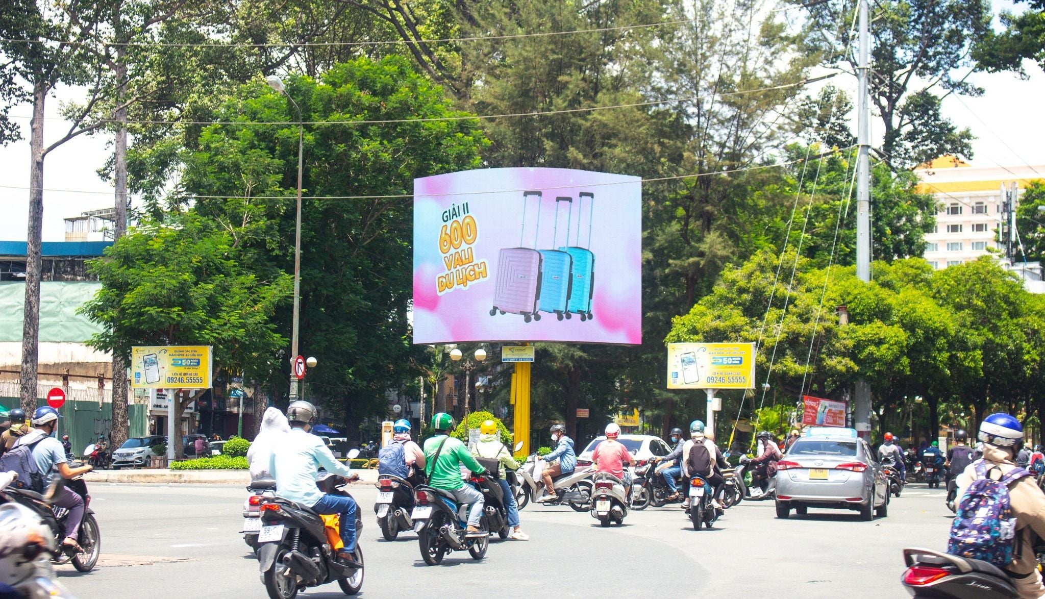  Led 3D Vòng xoay ngã 6 Nguyễn Văn Cừ - Lý Thái Tổ, Quận 1, Tp. Hồ Chí Minh 