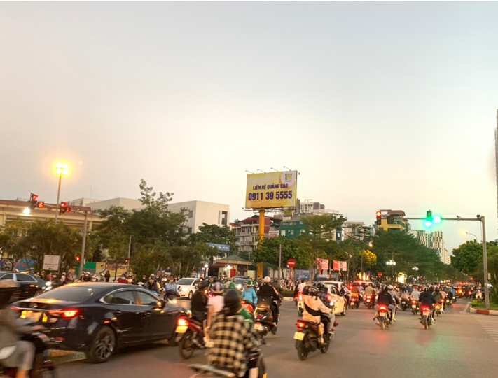 Billboard Ngã 4 Dương Đình Nghệ, Trung Kính, Cầu Giấy, Hà Nội 
