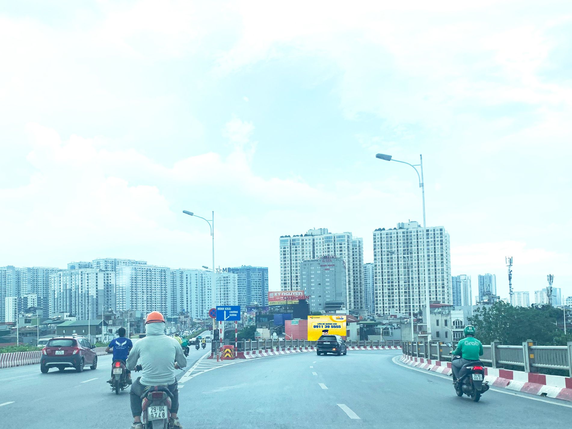  Pano Chân cầu Vĩnh Tuy, Quận Hai Bà Trưng (số 115 - 117 Vĩnh Tuy), Hà Nội 