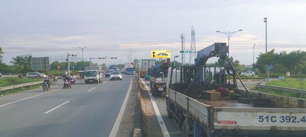  Billboard Đường Dẫn Cao Tốc Q. Bình Tân - Nằm Cửa ngõ ra vào Tp.HCM , Ngã tư Trần Văn Giàu với đường dẫn cao tốc, Tp. Hồ Chí Minh 
