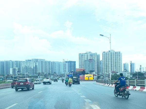  Pano Chân cầu Vĩnh Tuy, Quận Hai Bà Trưng (số 115 - 117 Vĩnh Tuy), Hà Nội 