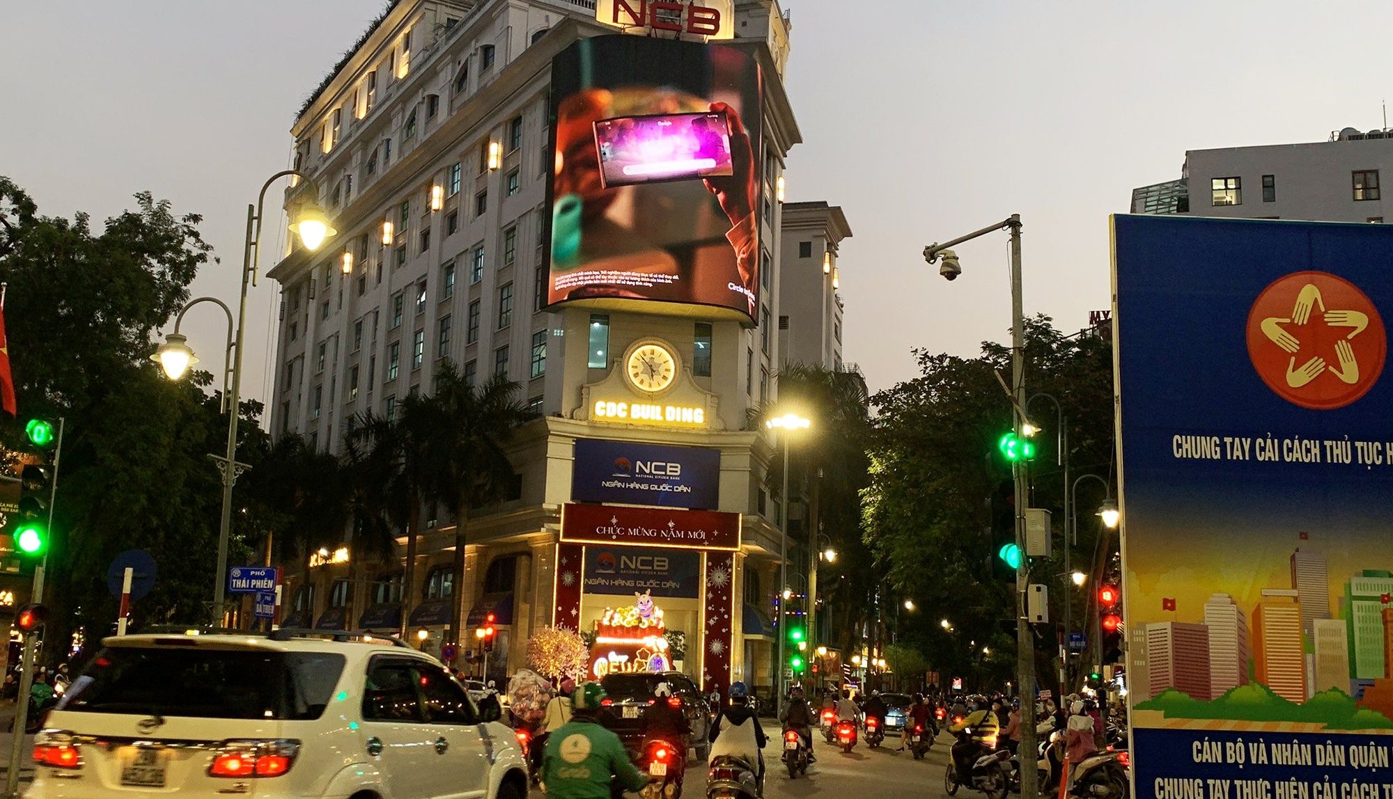  Led 3D Ngã 5 Vincom Bà Triệu - 25Lê Đại Hành, Hai Bà Trưng, Hà Nội 
