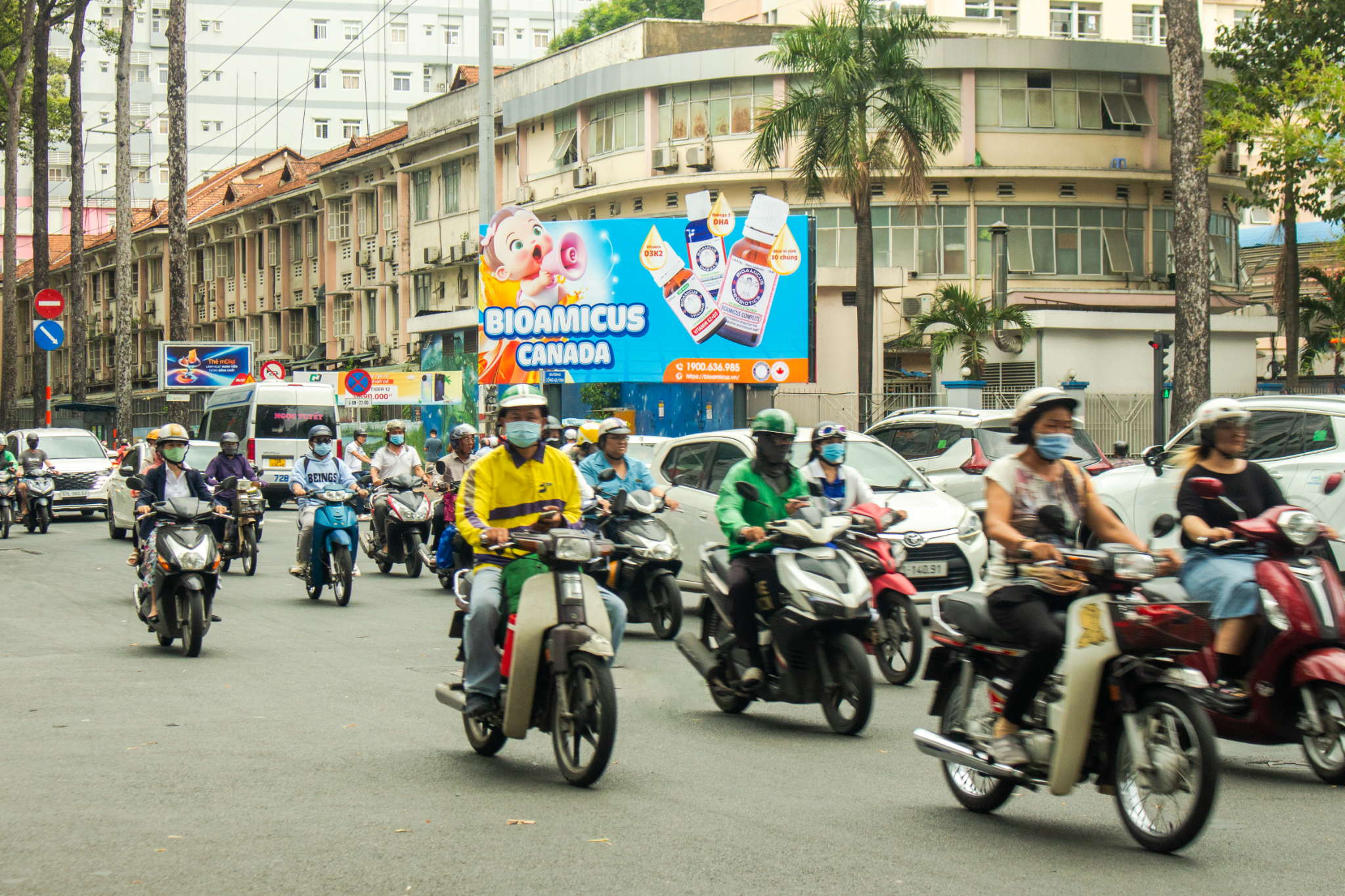  Billboard Ngã 3 Nguyễn Thị Minh Khai – Cống Quỳnh (Cạnh bệnh viện Từ Dũ), Q.1, TP. HCM 