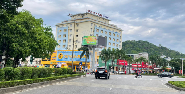  Led 2D Bùng Binh Trung Tâm Tp. Bắc Kạn, Bắc Kạn 