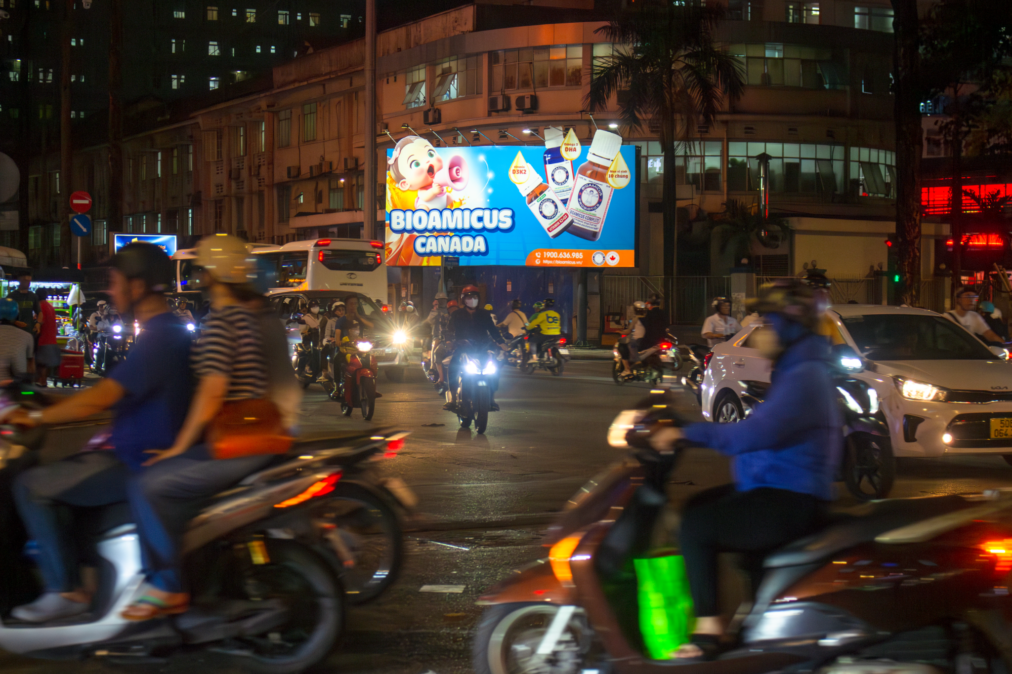  Billboard Ngã 3 Nguyễn Thị Minh Khai – Cống Quỳnh (Cạnh bệnh viện Từ Dũ), Q.1, TP. HCM 