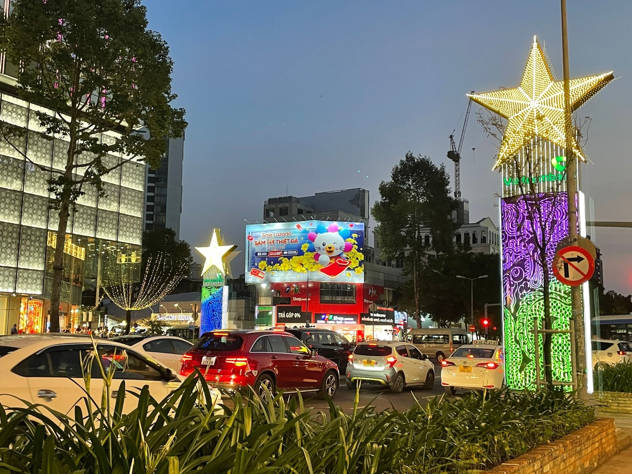  Pano Ngã tư Nam Kỳ Khởi Nghĩa - Lê Lợi, Quận 1, Tp HCM 