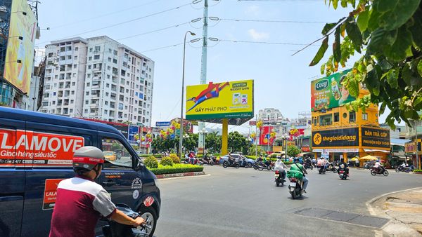  Billboard Vòng Xoay Lê Đại Hành - Âu Cơ, Quận 11, Tp. Hồ Chí Minh 