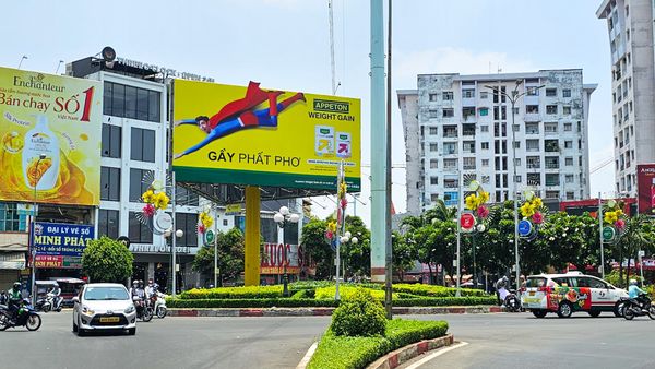  Billboard Vòng Xoay Lê Đại Hành - Âu Cơ, Quận 11, Tp. Hồ Chí Minh 