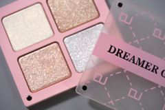 DREAMER GLOW BAKER HIGHLIGHTER
