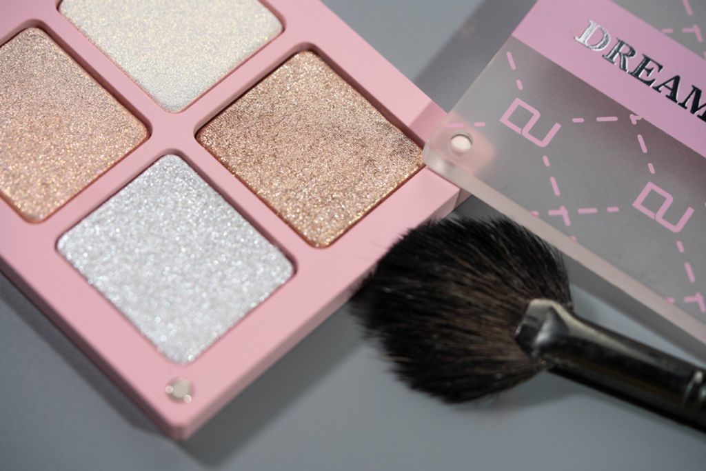 DREAMER GLOW BAKER HIGHLIGHTER