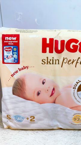  [TẶNG 2 MIẾNG-MẪU MỚI] Tã dán sơ sinh Huggies S80 (4-8kg) 