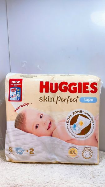  [TẶNG 2 MIẾNG-MẪU MỚI] Tã dán sơ sinh Huggies S80 (4-8kg) 