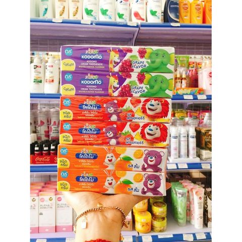  Kem đánh răng trẻ em Vị Trái Cây Không Cay KODOMO 40g Thái Lan 