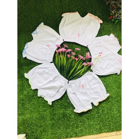  SET 5 QUẦN BÈO NGẮN HUGO CHO BÉ GÁI (Từ 3 đến 25kg)- Quần cotton trắng 