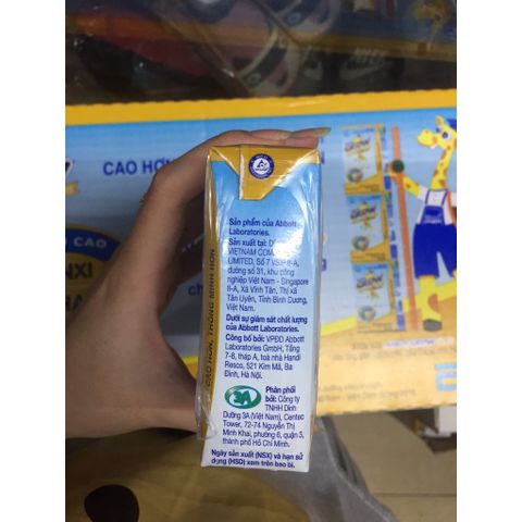  Lốc 4 hộp sữa dinh dưỡng pha sẵn Abbott Grow Gold vani hộp 110ml 