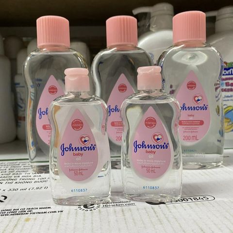  Dầu masage và dưỡng ẩm vùng da khô và cho em bé Johnsons Baby Oil 50ml/125ml/200ml 