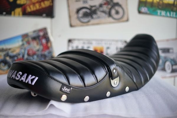 z900rs　シート　Javimotor　　TYPE　1 セール中 z900rs シート Javimotor TYPE3 新品（完成品 シートベース