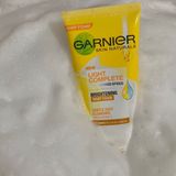  Sữa rửa mặt Garnier Tạo Bọt Light Complete Brightening 100ml 