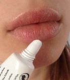  [HCM]Kem dưỡng phục hồi độ ẩm và bảo vệ Môi La Roche Posay Cicaplast Lips 7.5ml 