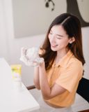  Sữa rửa mặt Garnier Tạo Bọt Light Complete Brightening 100ml 