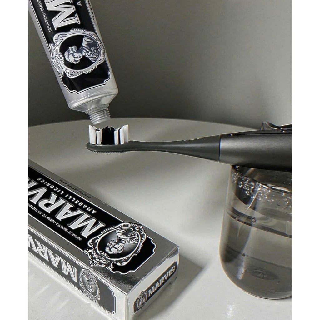  Kem Đánh Răng Marvis Màu Đen Từ Cam Thảo Và Than Tre 85ml 