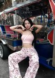  SET QUẦN JEAN HOA KÈM ÁO ÓNG - TH 