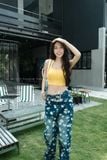  SET QUẦN JEAN SUÔNG HOA CÚC ÁO CROPTOP - TH 