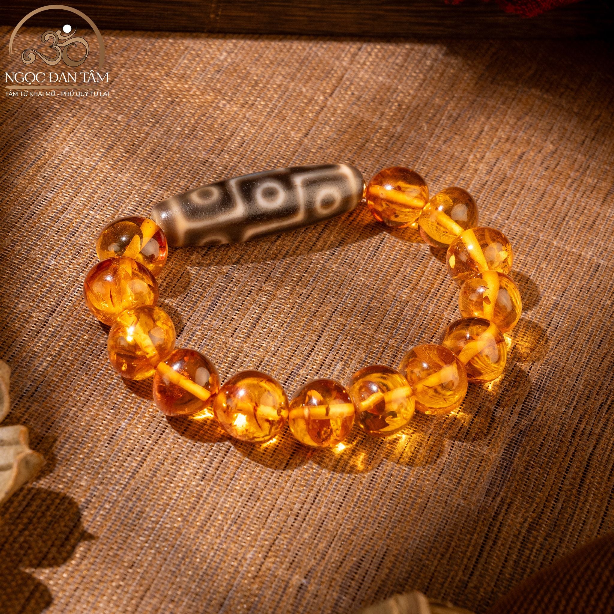  Vòng Tay Dzi 9 Mắt 46x14mm Phối Hổ Phách Cognac 