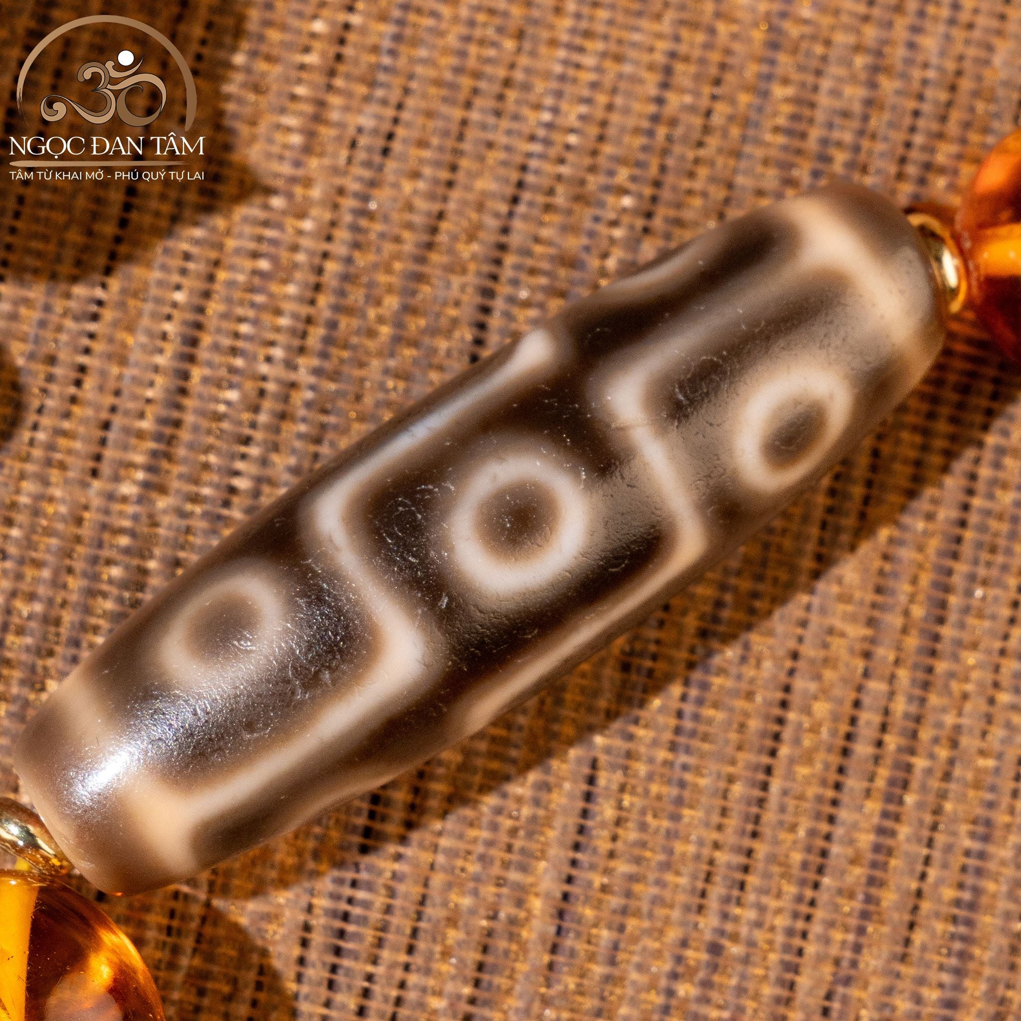  Vòng Tay Dzi 9 Mắt 46x14mm Phối Hổ Phách Cognac 