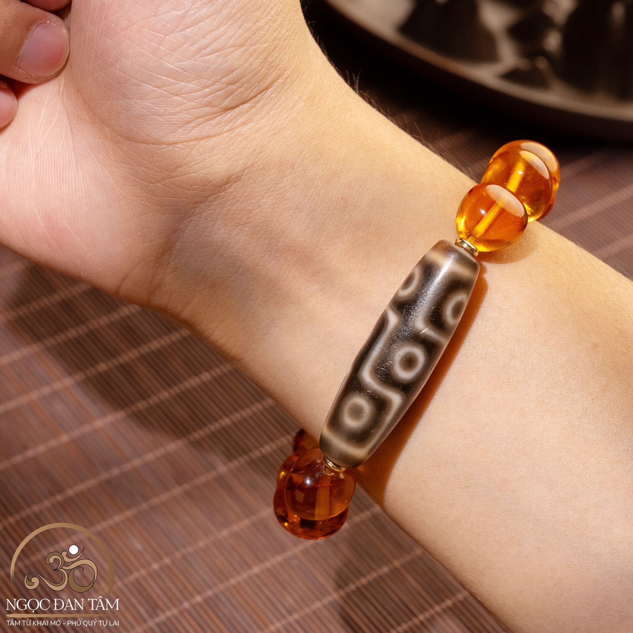  Vòng Tay Dzi 9 Mắt 46x14mm Phối Hổ Phách Cognac 