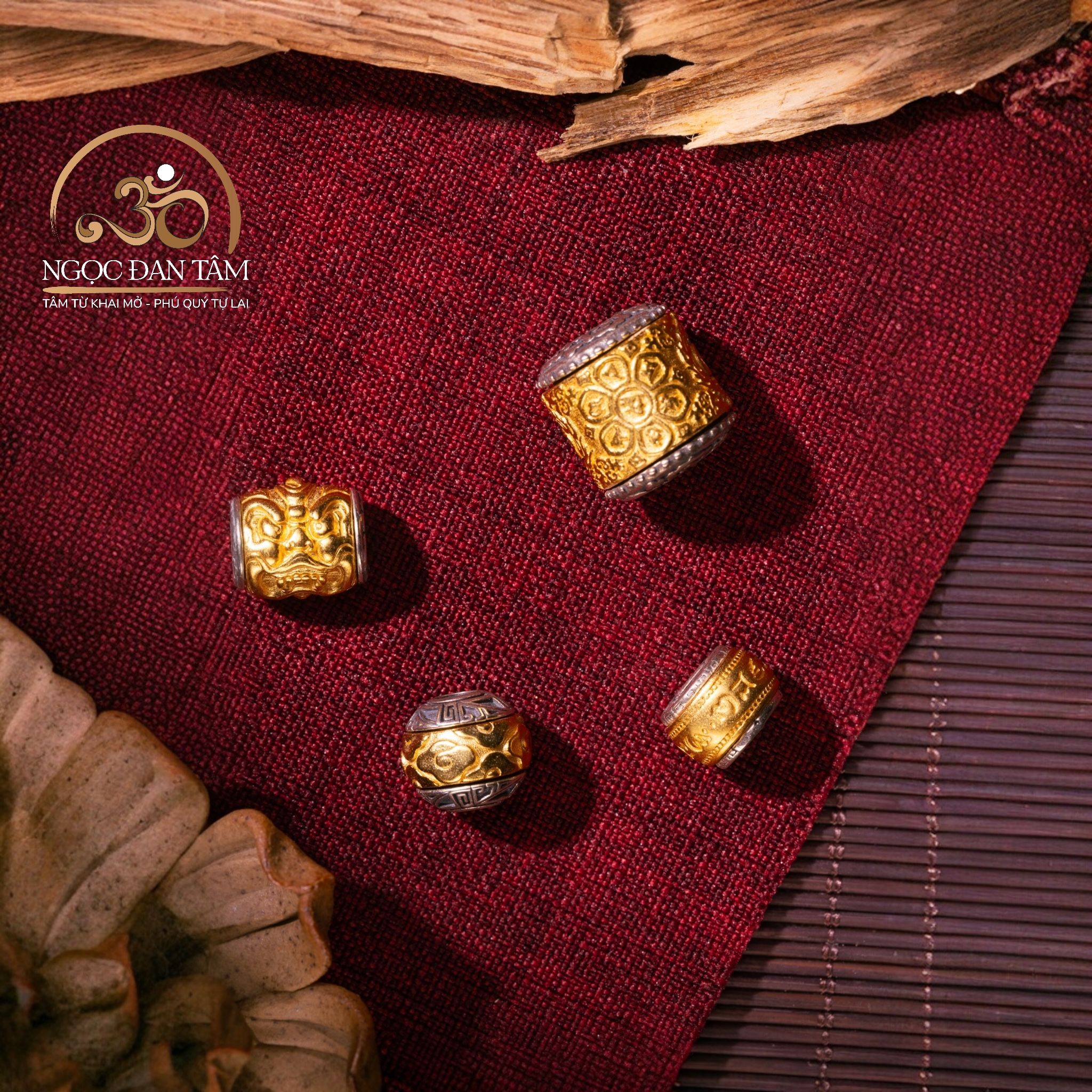 Charm Pháp Khí Tây Tạng 